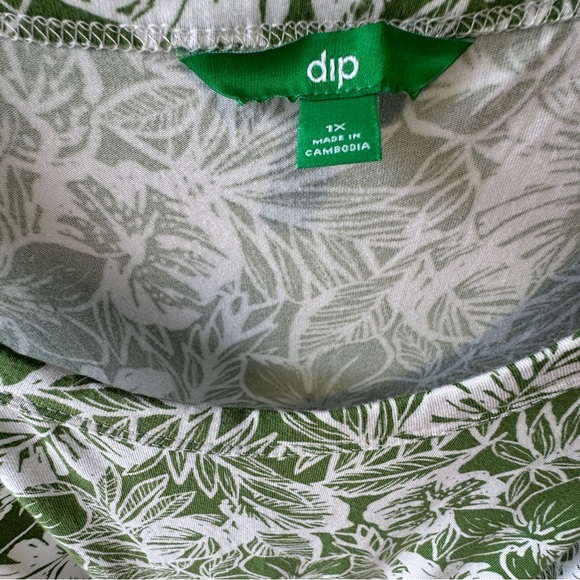 Figure Flattering Drawstring Dress, Floral Detail, Unique Green, Round Hem 1X - Picture 9 of 10